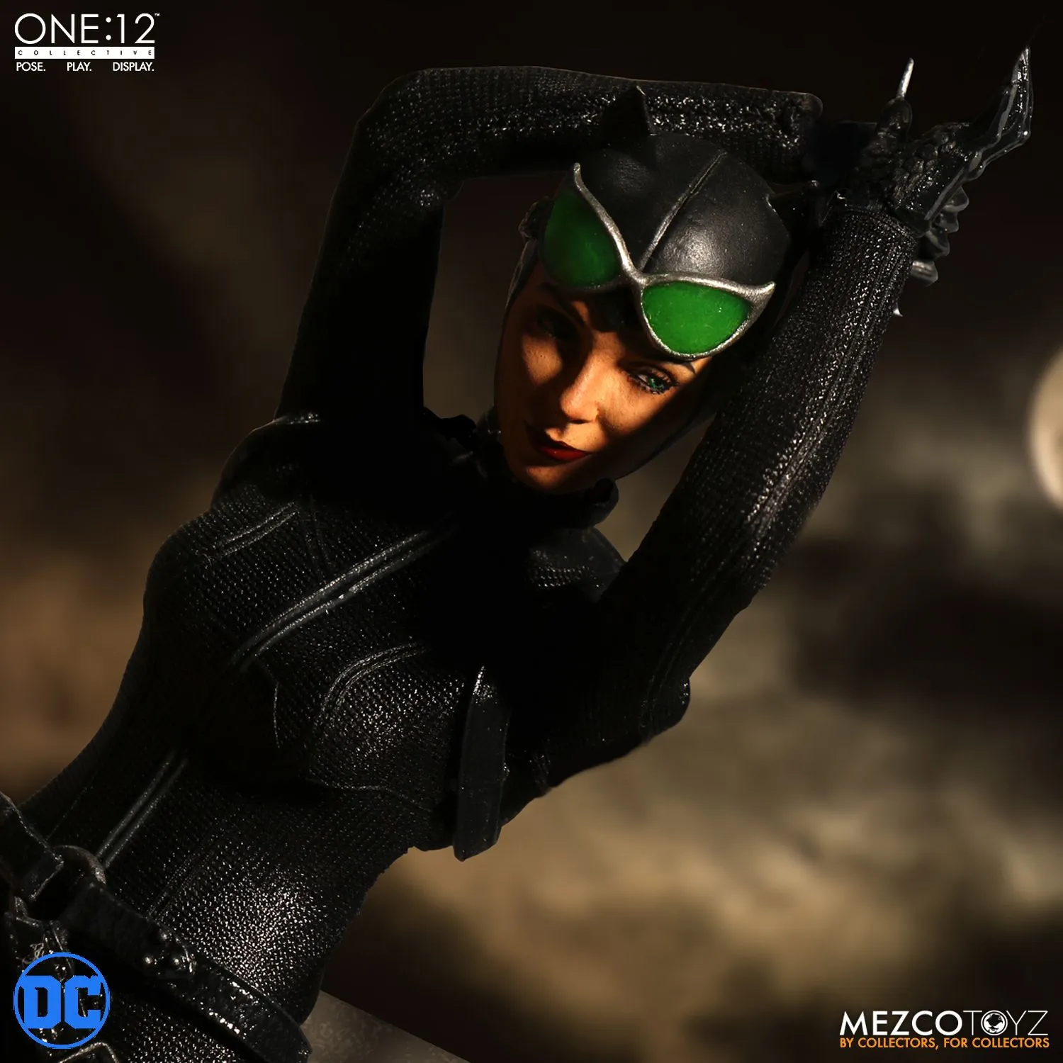 Mezco One:12 Catwoman