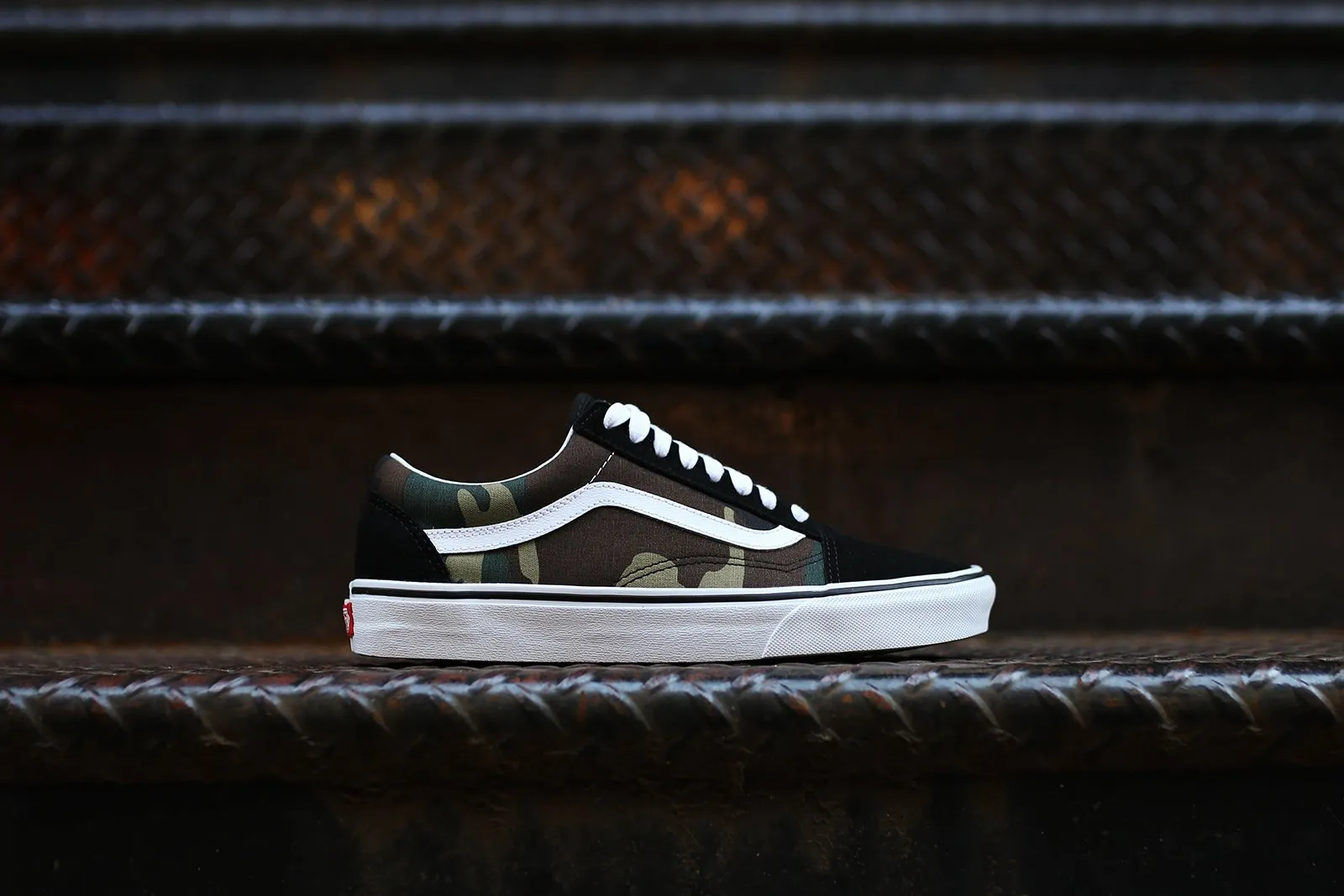 VANS OLD SKOOL - BLACK / WOODLAND CAMO